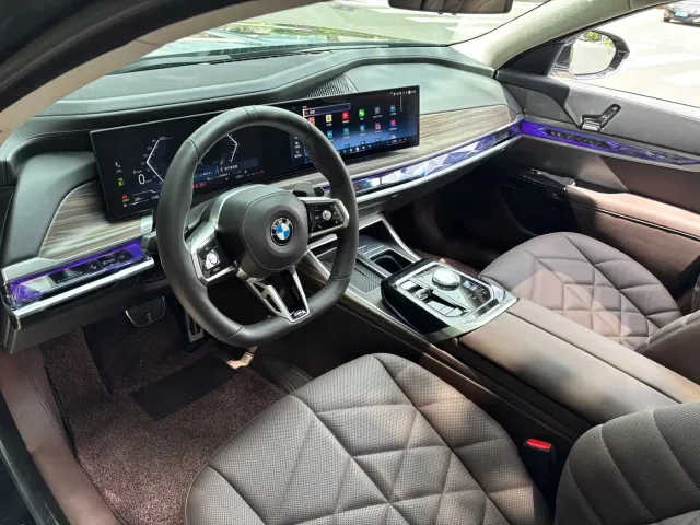 BMW 7 Series — Фото автомобиля 16