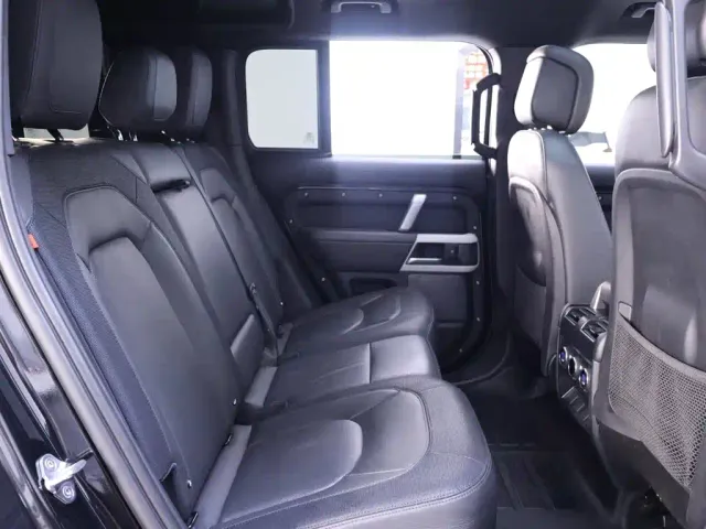 Land Rover Defender — Фото автомобиля 22