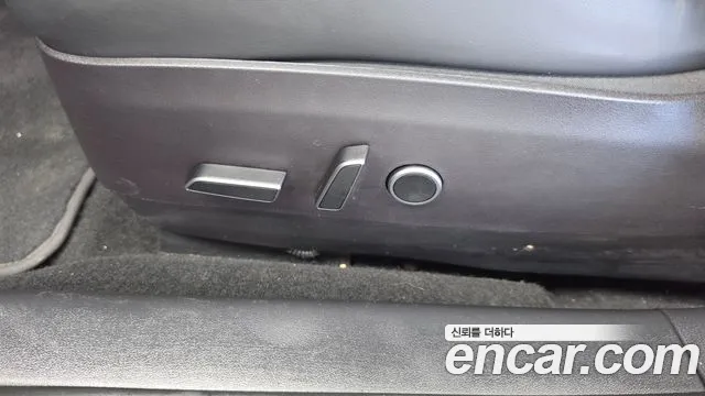 Tesla Model 3 — Фото автомобиля 30