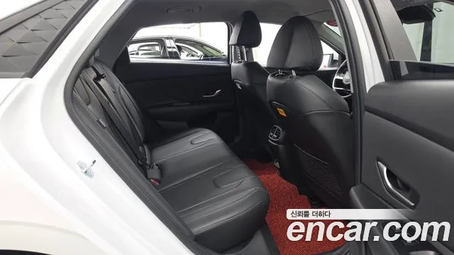 Hyundai AVANTE Новый Avante (CN7) — Фото автомобиля 12