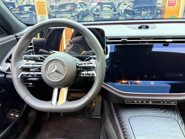 Mercedes-Benz E-Class — Фото автомобиля 8