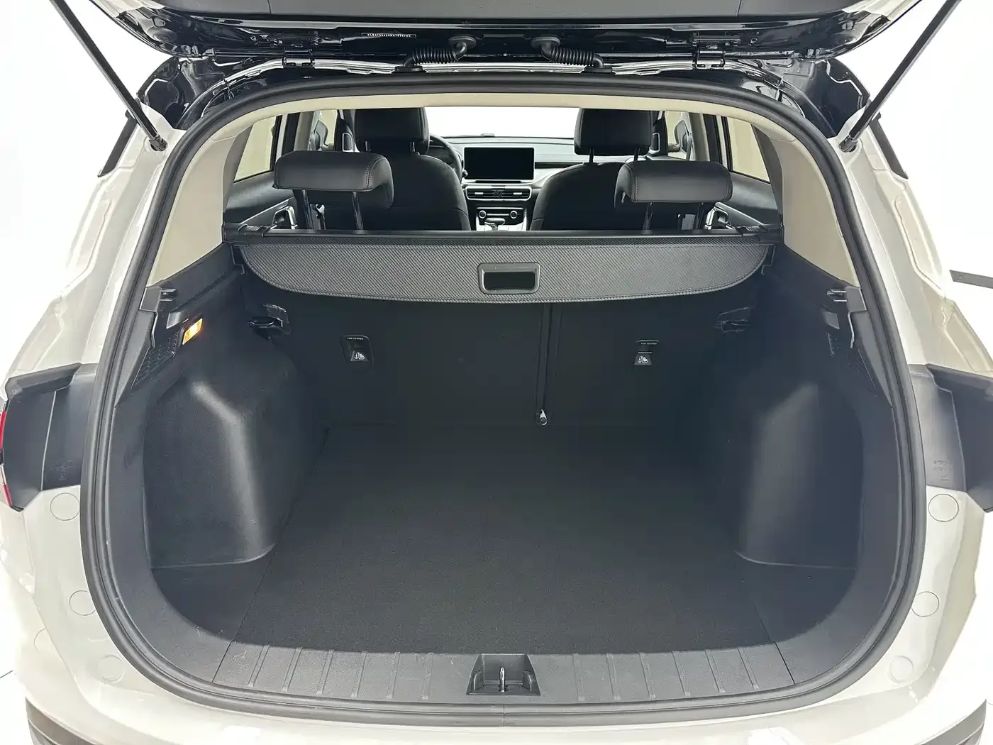 Geely Binyue 2021 1.4T DCT Diamond Edition — Фото автомобиля 16