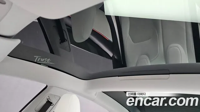 Tesla Model 3 — Фото автомобиля 30