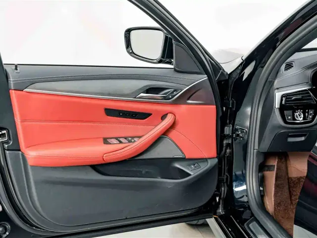 BMW 5 Series — Фото автомобиля 15