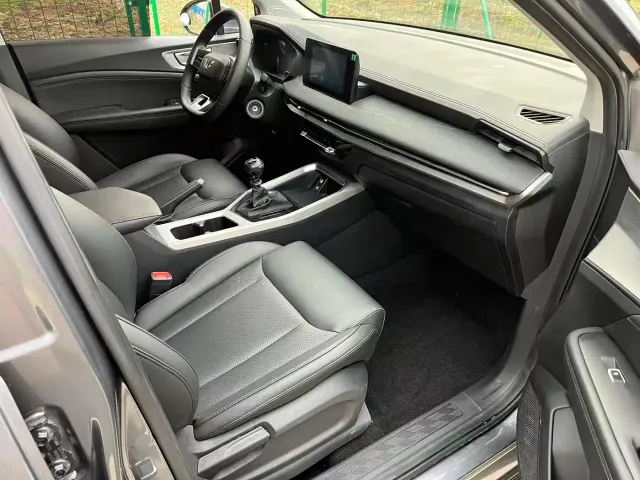 Wuling Jiachen — Фото автомобиля 14