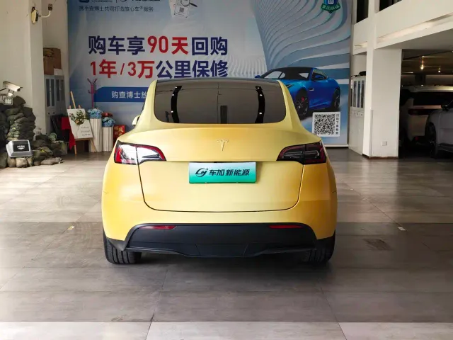 Tesla Model Y — Фото автомобиля 5