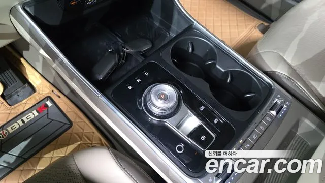 Kia Carnival Generation 4 — Фото автомобиля 12