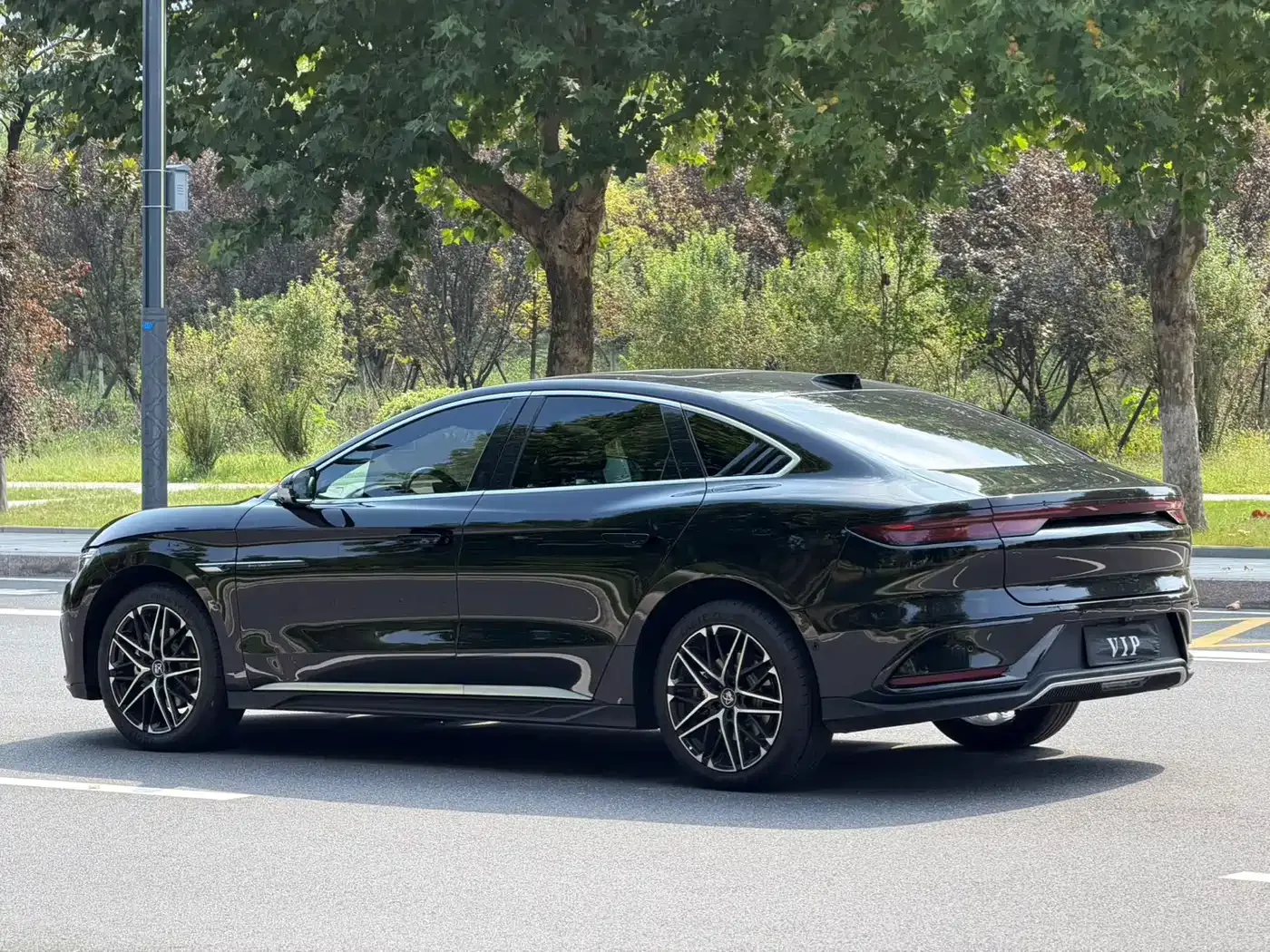 BYD Han 2026 EV Intelligent Driving Edition 635KM Navigation Edition — Фото автомобиля 9