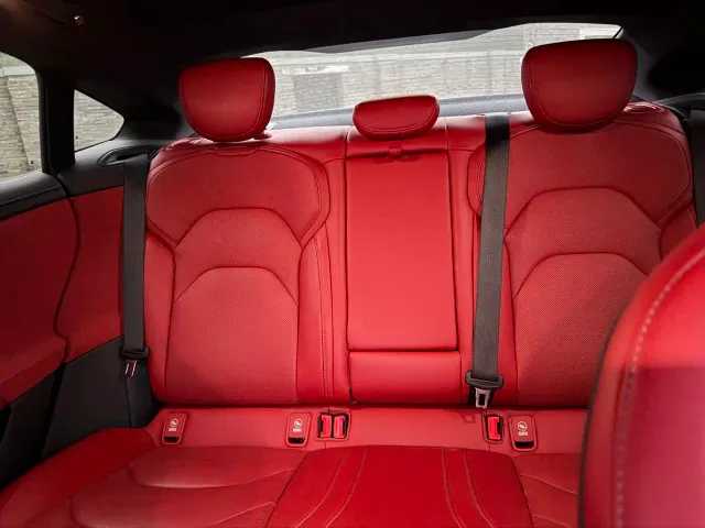 Xiaomi SU7 — Фото автомобиля 7
