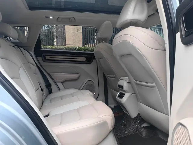 Geely ICON — Фото автомобиля 12