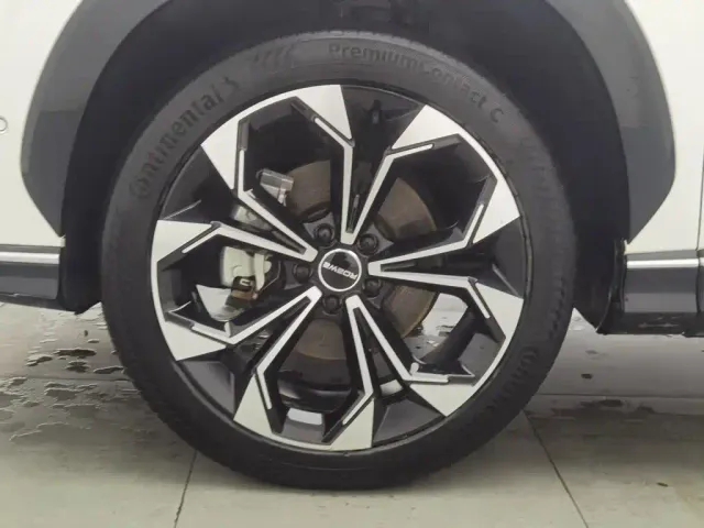 Roewe RX5 — Фото автомобиля 17