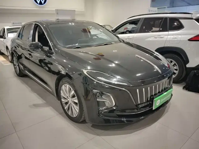 Hongqi E-QM5 — Фото автомобиля 3