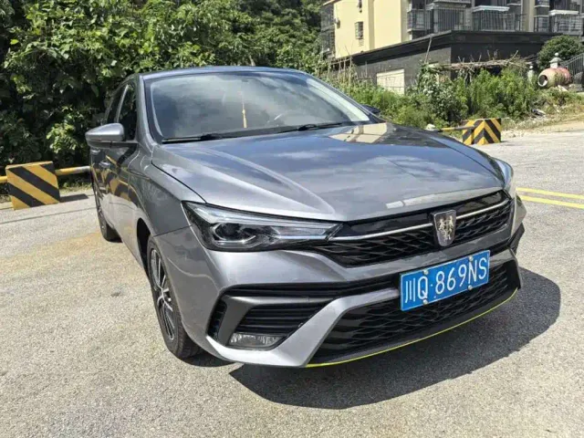 Roewe i5 — Фото автомобиля 3
