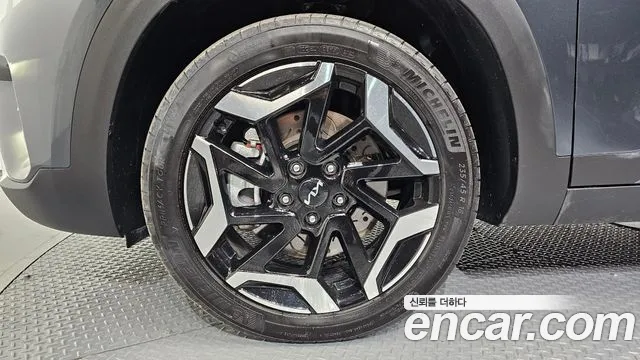 Kia Seltos Новый Seltos Бензин 1.6 Turbo 4WD — Фото автомобиля 5