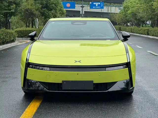 Xpeng P7 — Фото автомобиля 2