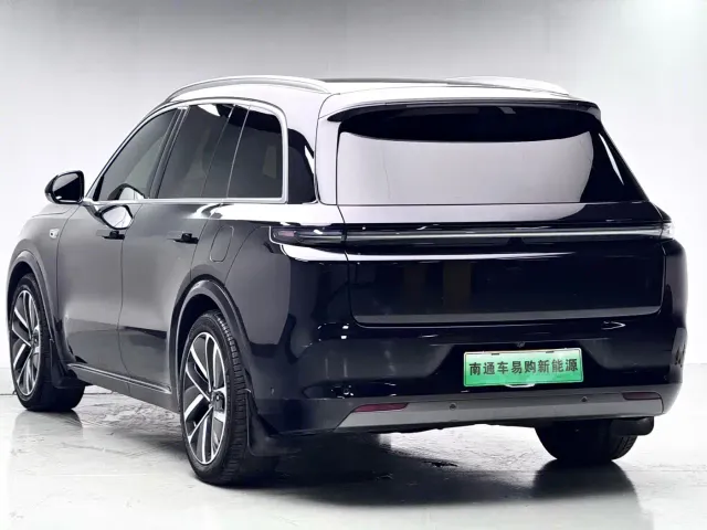 Li Auto L8 — Фото автомобиля 4