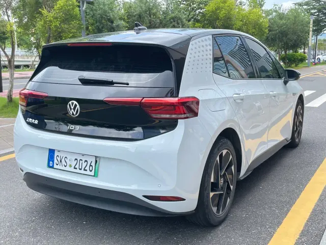 Volkswagen ID.3 — Фото автомобиля 5