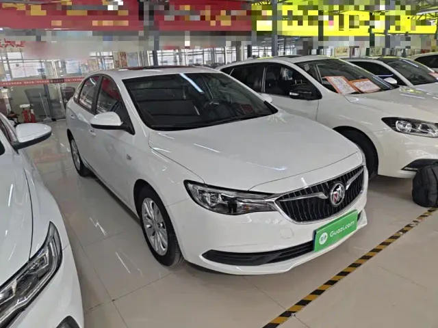 Buick Excelle — Фото автомобиля 3