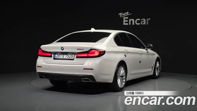 BMW 5-Series — Фото автомобиля 2