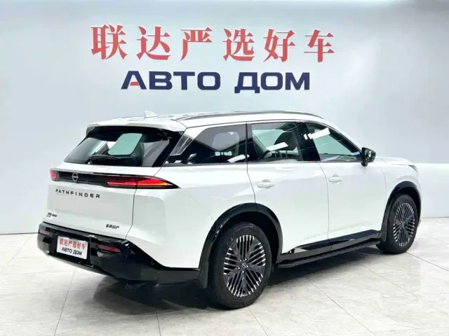Nissan Terra — Фото автомобиля 6