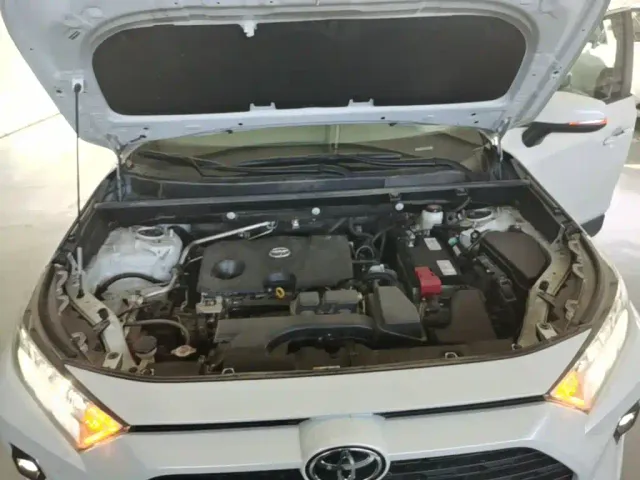 Toyota RAV4 — Фото автомобиля 19