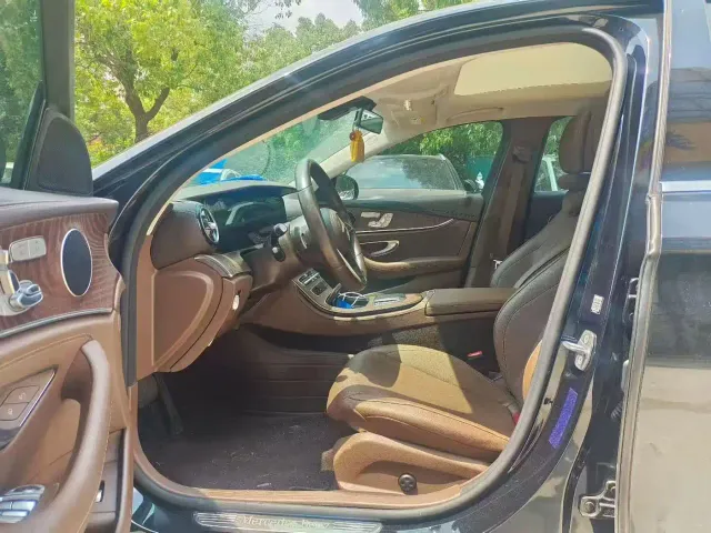Mercedes-Benz E-Class — Фото автомобиля 10