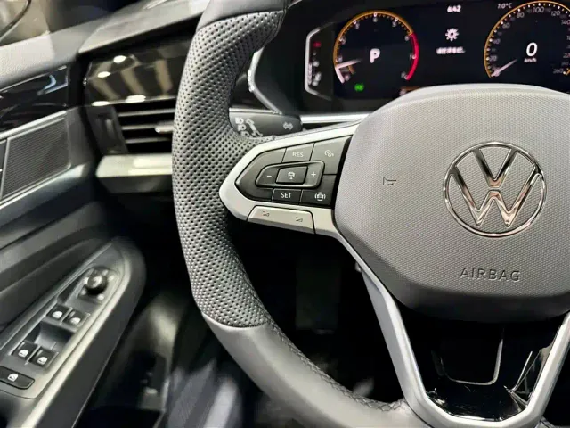 Volkswagen Passat — Фото автомобиля 14