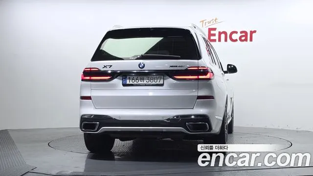 BMW X7 — Фото автомобиля 4