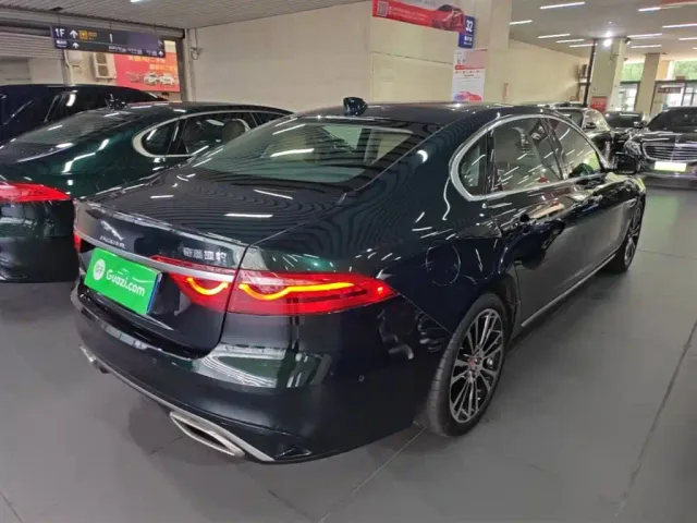 Jaguar XFL — Фото автомобиля 6