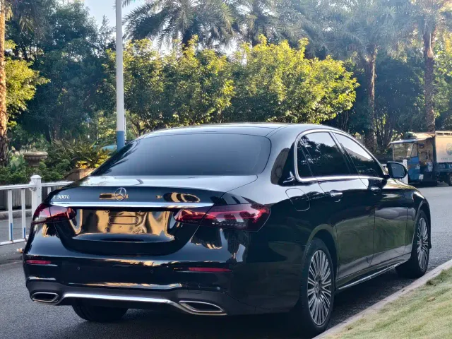 Mercedes-Benz E-Class — Фото автомобиля 7