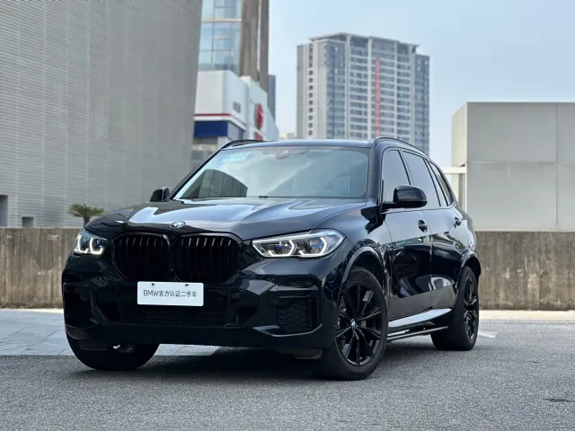 Фотография автомобиля — BMW X5