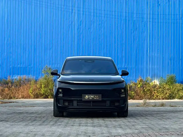 Li Auto L8 — Фото автомобиля 2