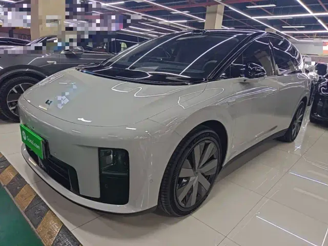 Фотография автомобиля — Li Auto i8