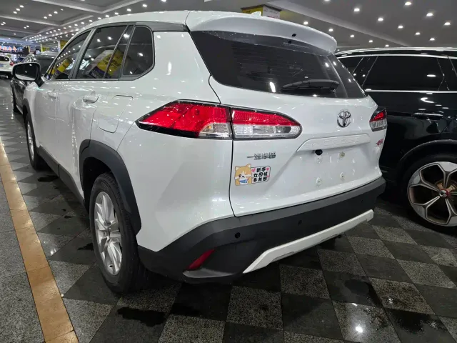Toyota Corolla Cross — Фото автомобиля 4