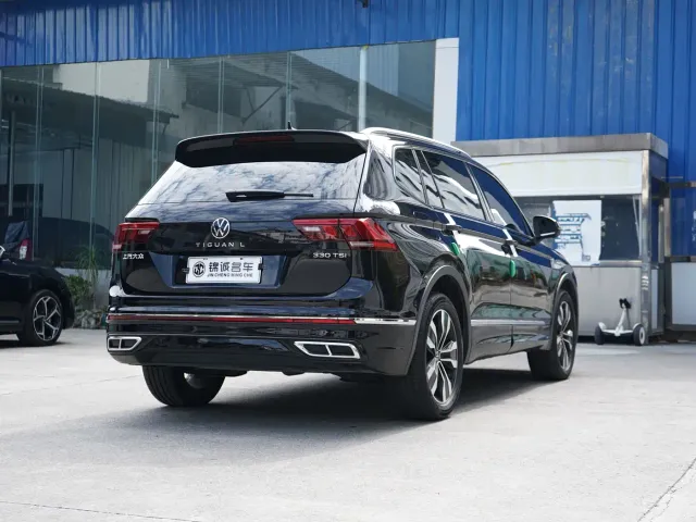 Volkswagen Tiguan L — Фото автомобиля 9