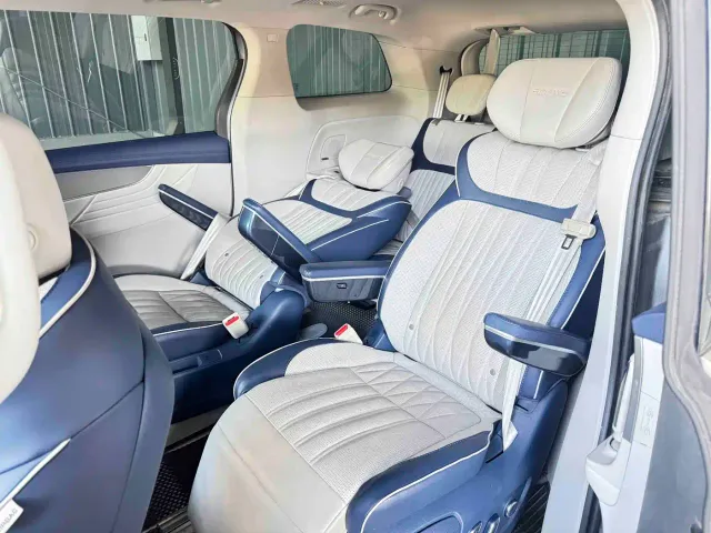 Roewe iMAX8 — Фото автомобиля 3