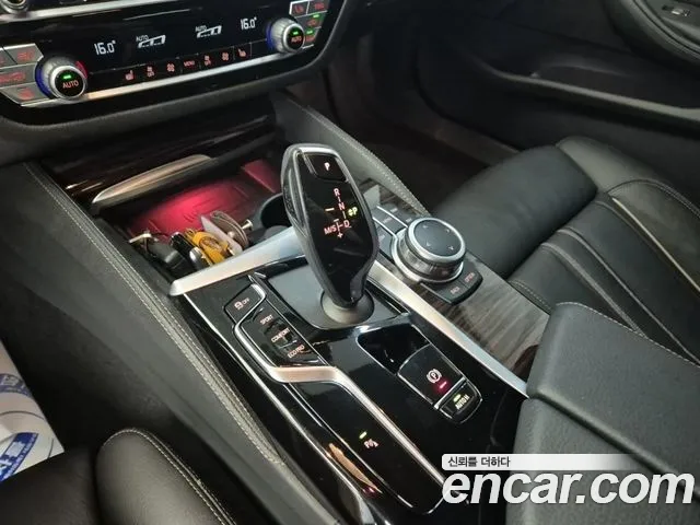 BMW 5-Series — Фото автомобиля 8