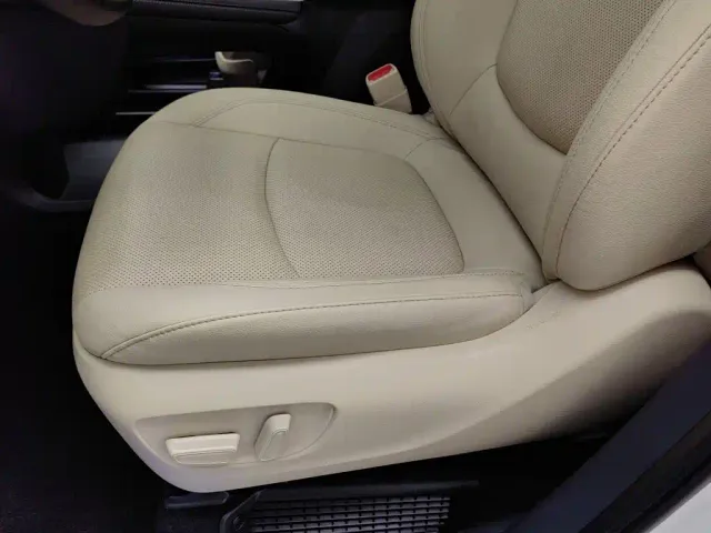 Toyota Sienna — Фото автомобиля 20