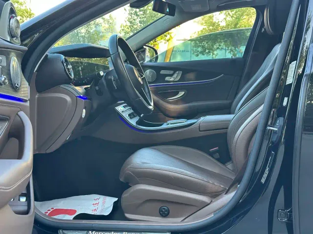 Mercedes-Benz E-Class — Фото автомобиля 6