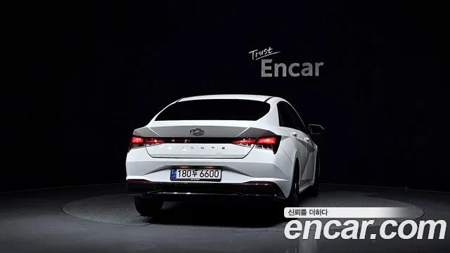 Hyundai Avante CN7 — Фото автомобиля 4