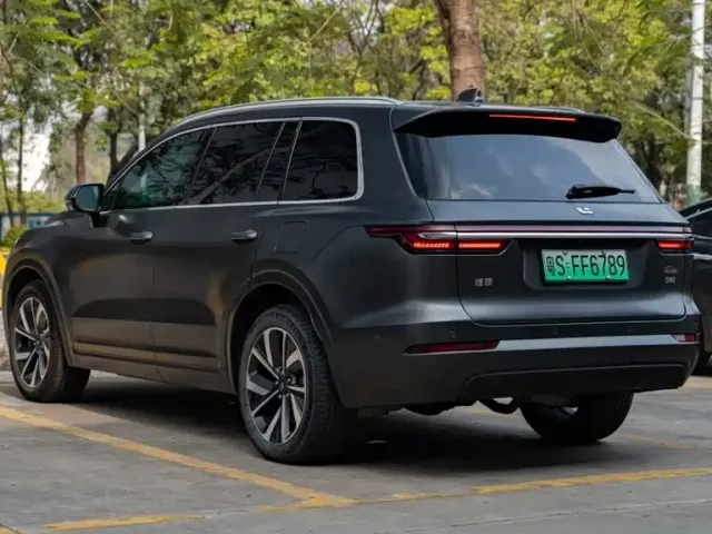 Li Auto ONE — Фото автомобиля 4
