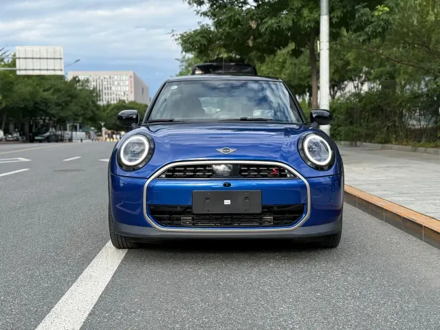 MINI Hatch — Фото автомобиля 3