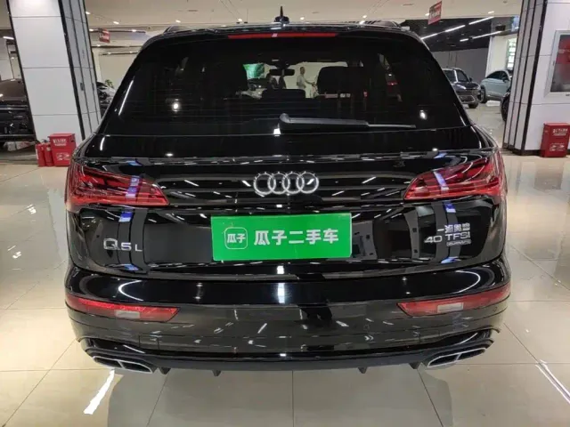 Audi Q5L — Фото автомобиля 5