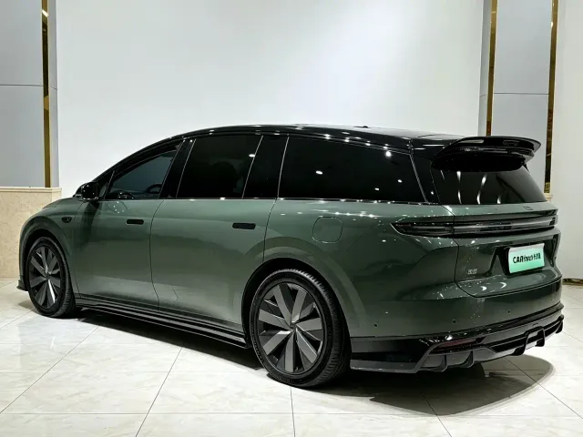 Li Auto i8 — Фото автомобиля 20