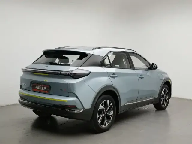 Nezha Auto Neta U 2022 Smart 500 LFP — Фото автомобиля 2