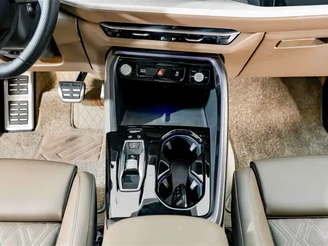 Audi Q5L — Фото автомобиля 13