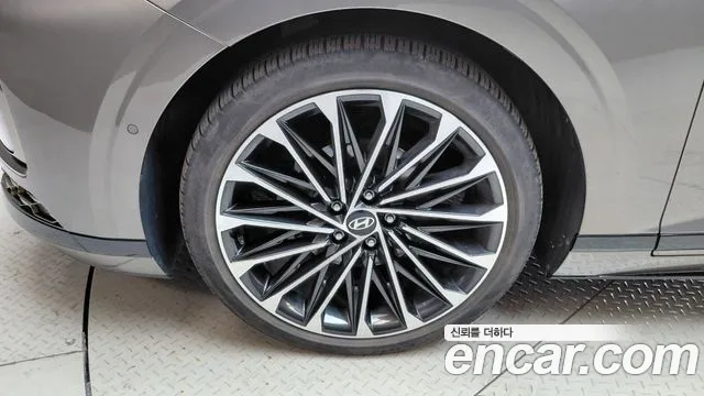 Hyundai Grandeur GN7 — Фото автомобиля 5