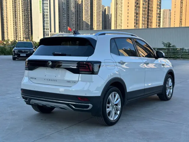 Volkswagen T-Cross — Фото автомобиля 6