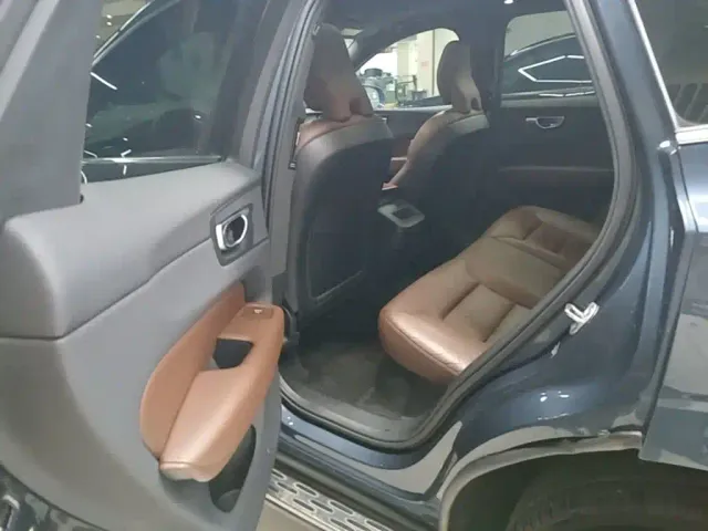 Volvo XC60 — Фото автомобиля 16