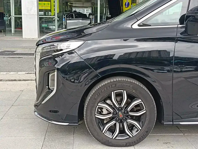 Hongqi HQ9 — Фото автомобиля 4